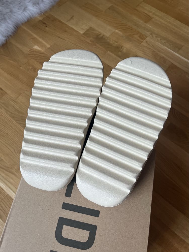klapki Adidas Yeezy Slide Bone rozmiar 39