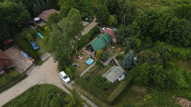 Sprzedam dom letniskowy nad jeziorem z urządzoną działką na Kaszubach