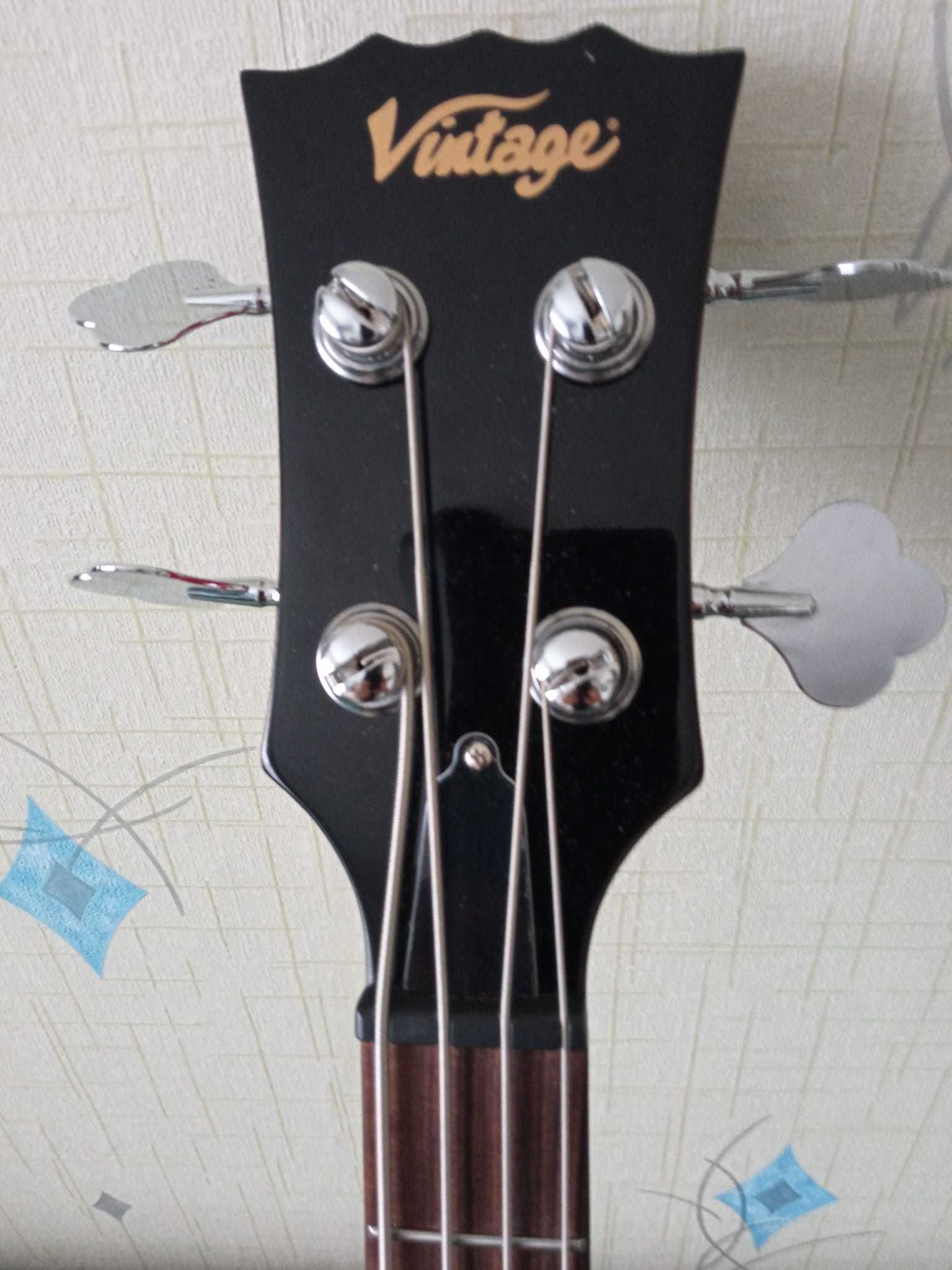 VINTAGE VS 4 CR Gitara basowa  (short scale )