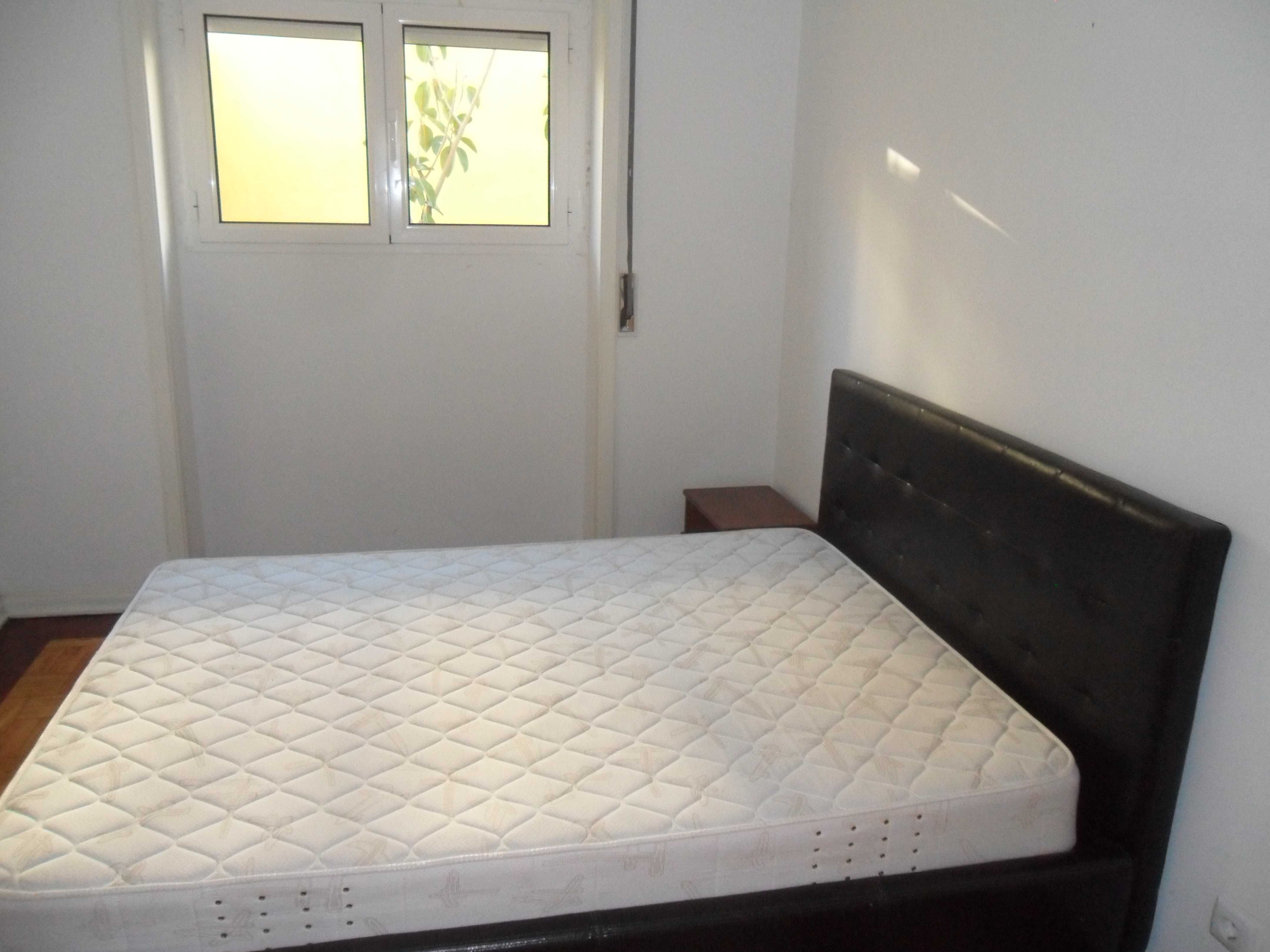Arrenda-se apartamento T4, mobilado no Bairro Norton de Matos