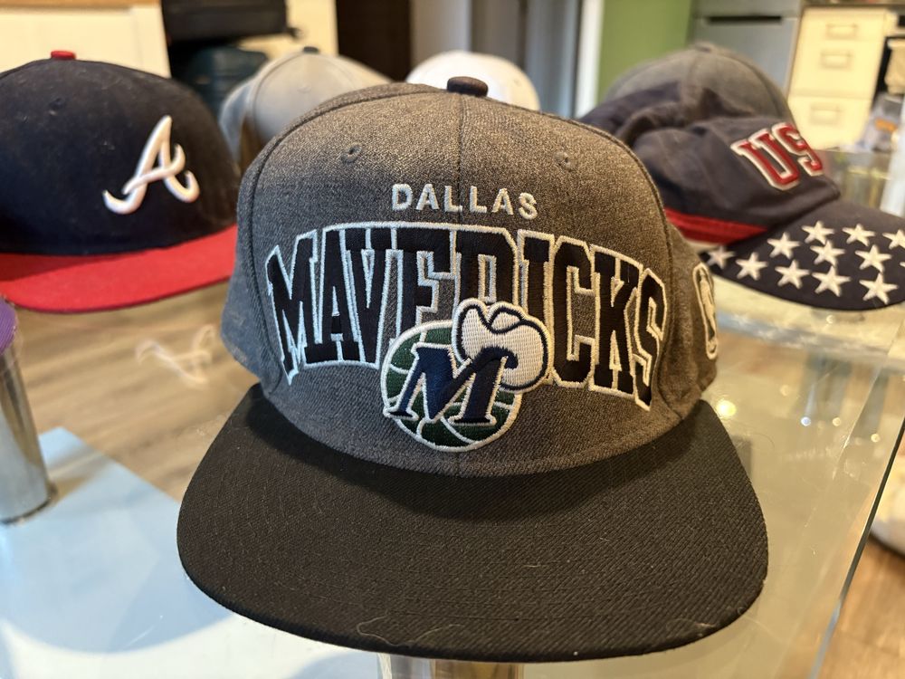 Zestaw czapek New Era, Mitchel&Ness, Cayler&Sons itp.