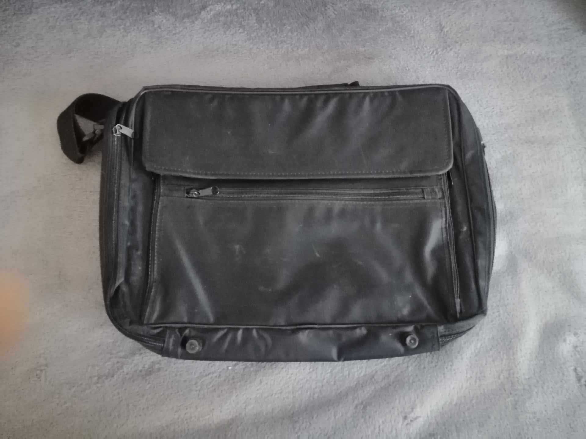 Torba na laptopa.