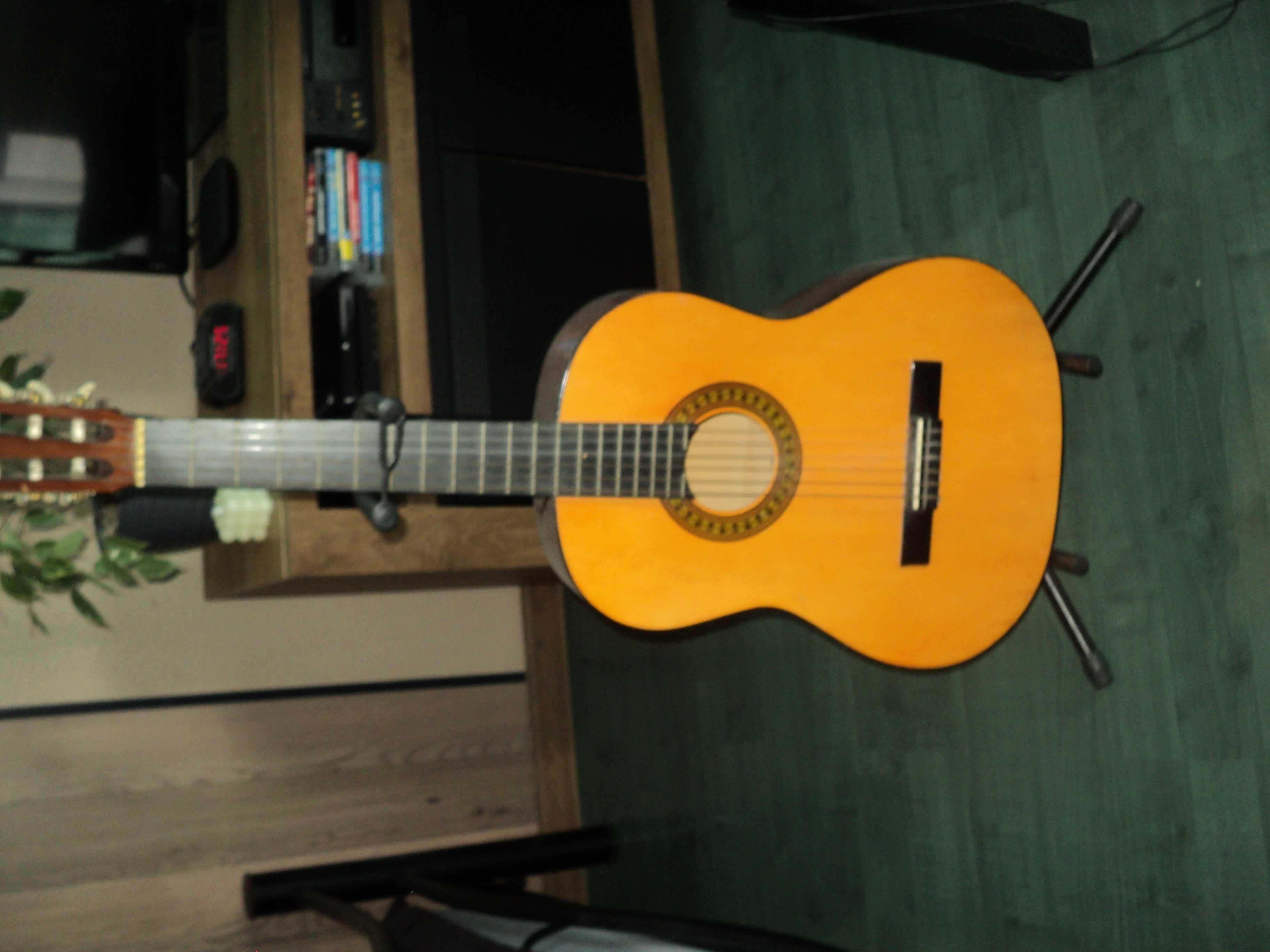 Gitara Jolana Galaxis czeska w bardzo dobrym stanie, sprawna.