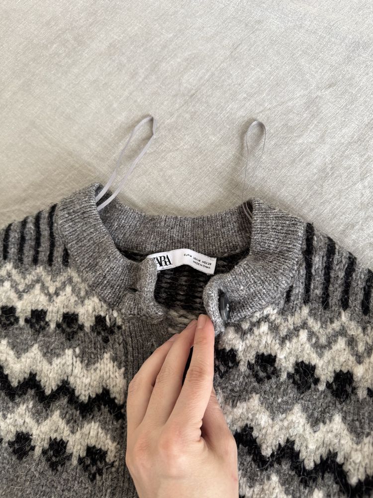 Zara светр шерстяний М