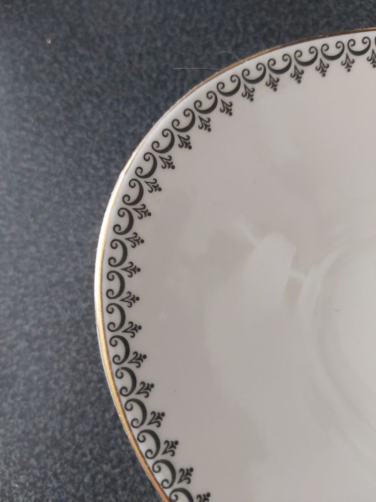 Patera Karolina porcelanowa mała talerzyk podłużny porcelana ozdobna