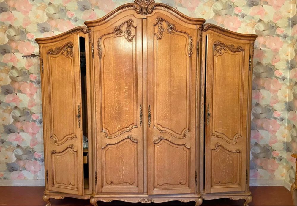 Elegancka, drewniana garderoba w stylu francuskim – stan bardzo dobry