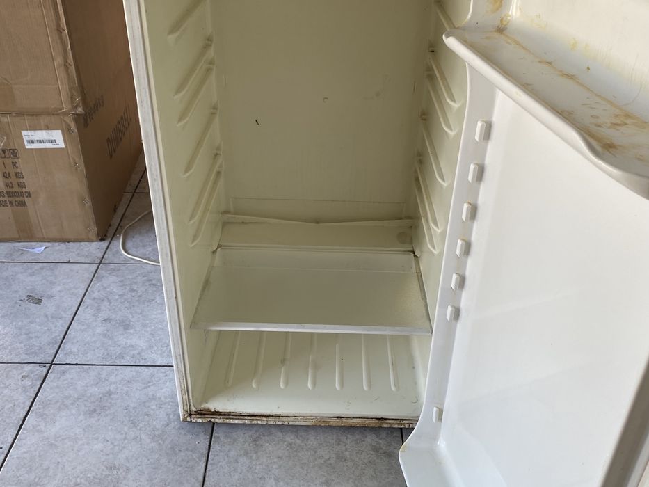 Frigorifico Zanussi 1,60 m a funcionar normalmente