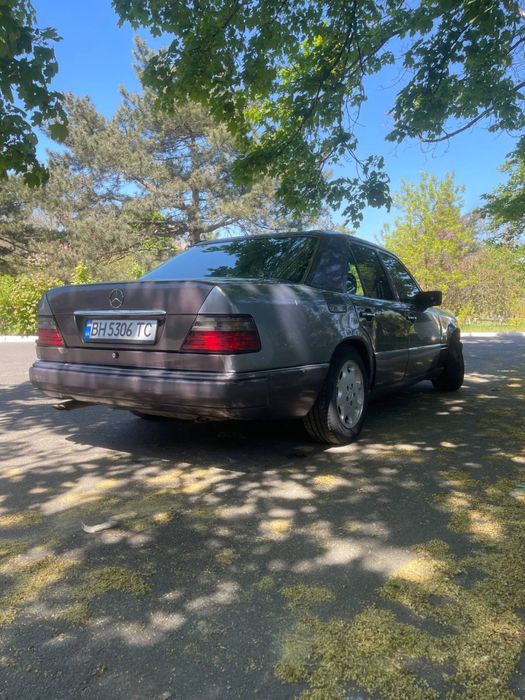 Mercedes benz 124 E320