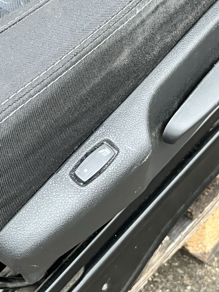 Fotel fotele pojedyńcze Renault Trafic 3 III 4 IV Opel Vivaro B jedynk