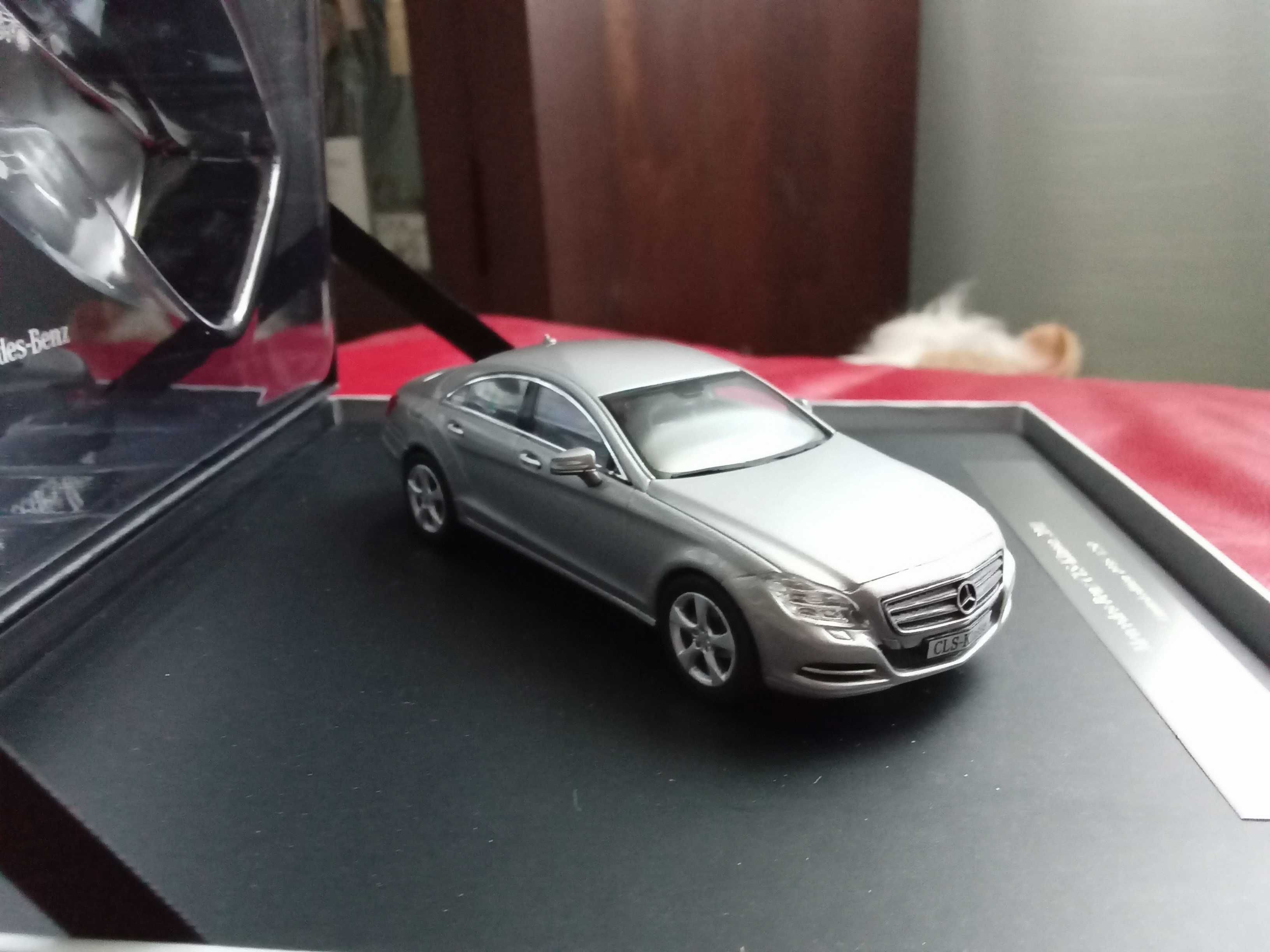 Модель авто Mercedes - Benz CLS 1:43