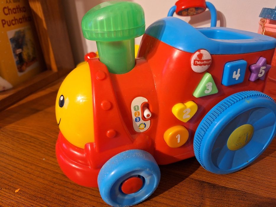 Pociąg szczeniaczka uczniaczka fisher price