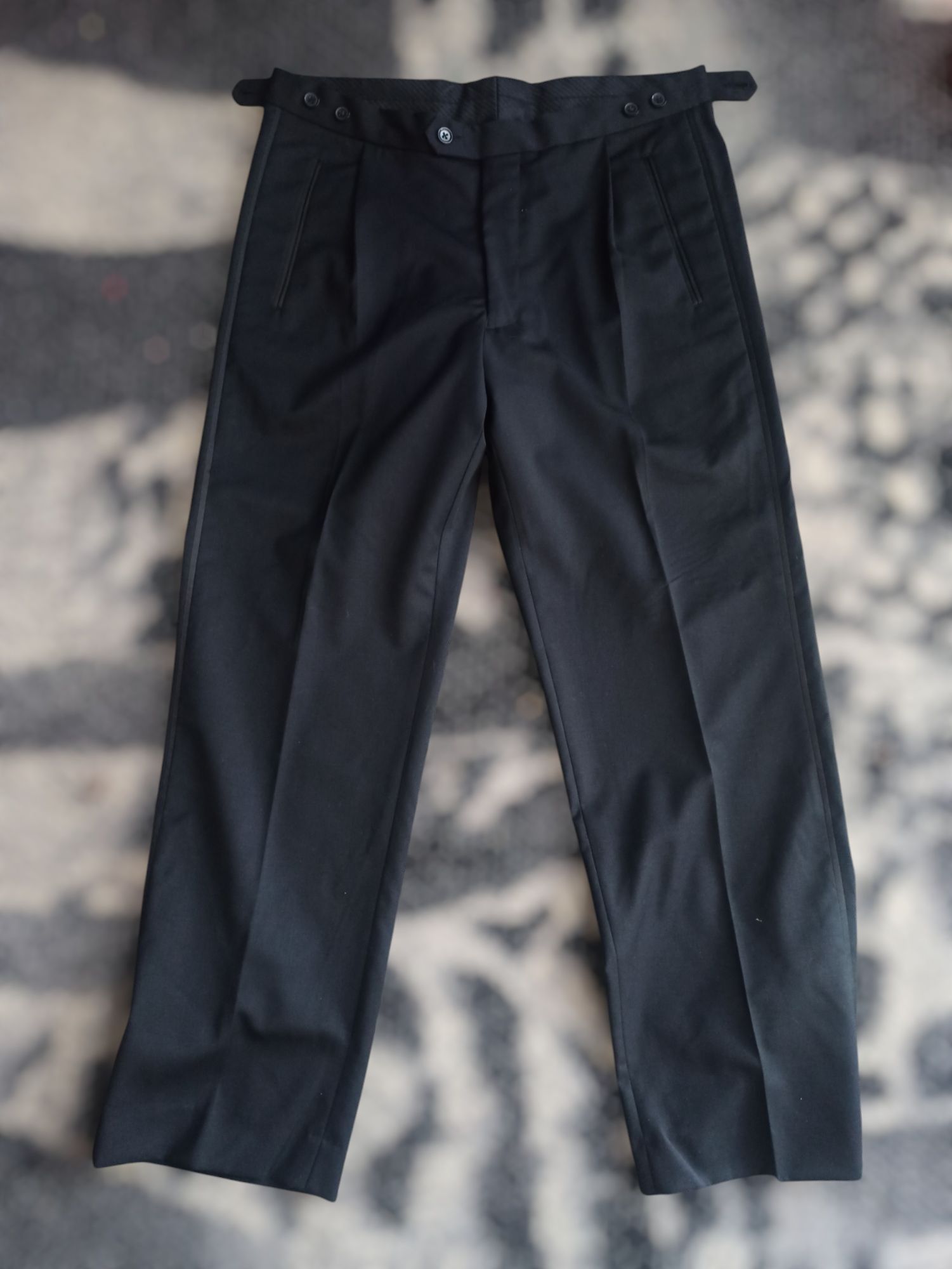 Spodnie garniturowe r 25