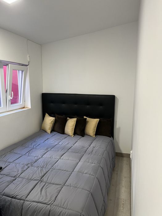 Cama sofá e eletrodomesticos