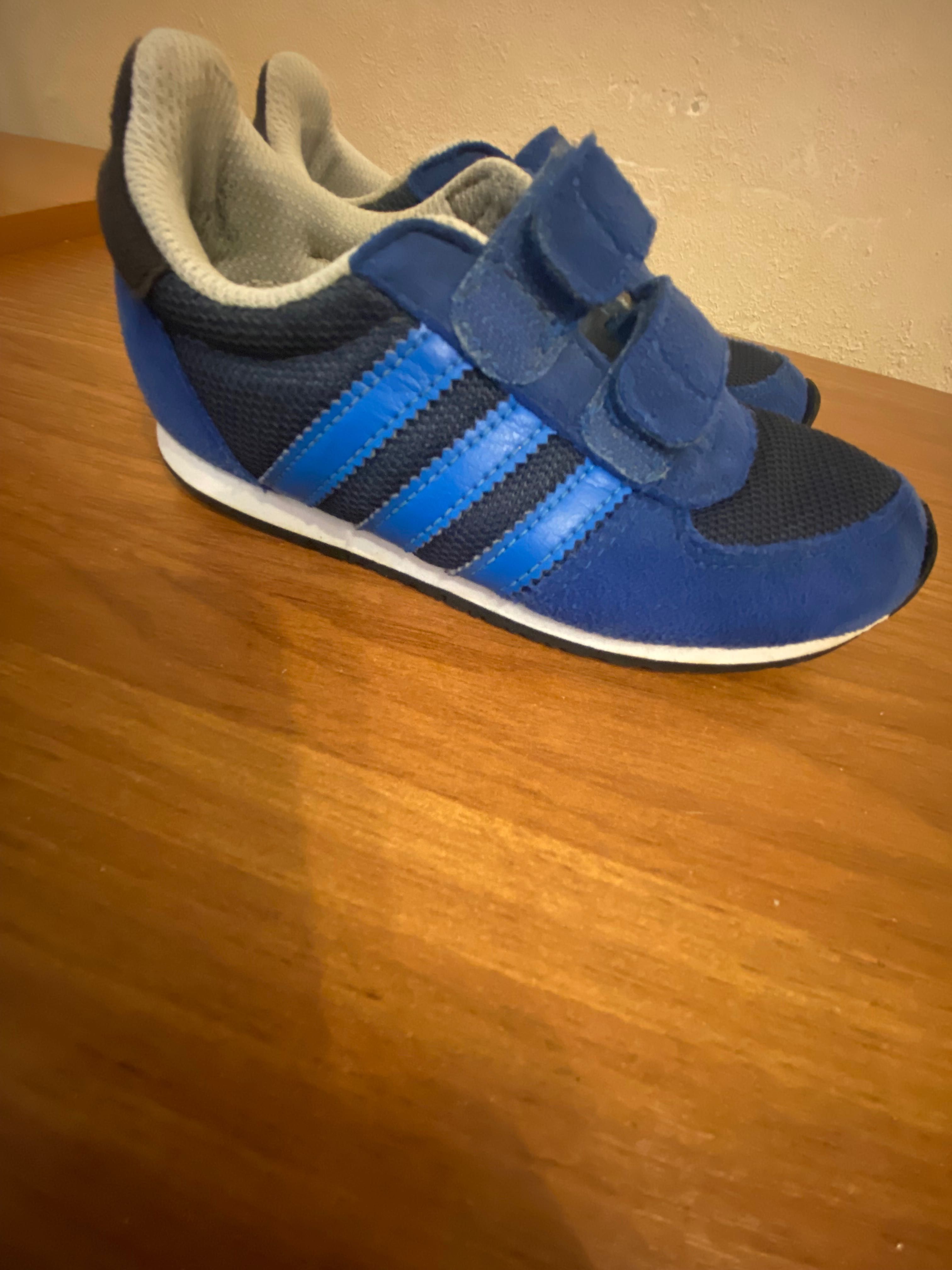 Красовки adidas 26 р.