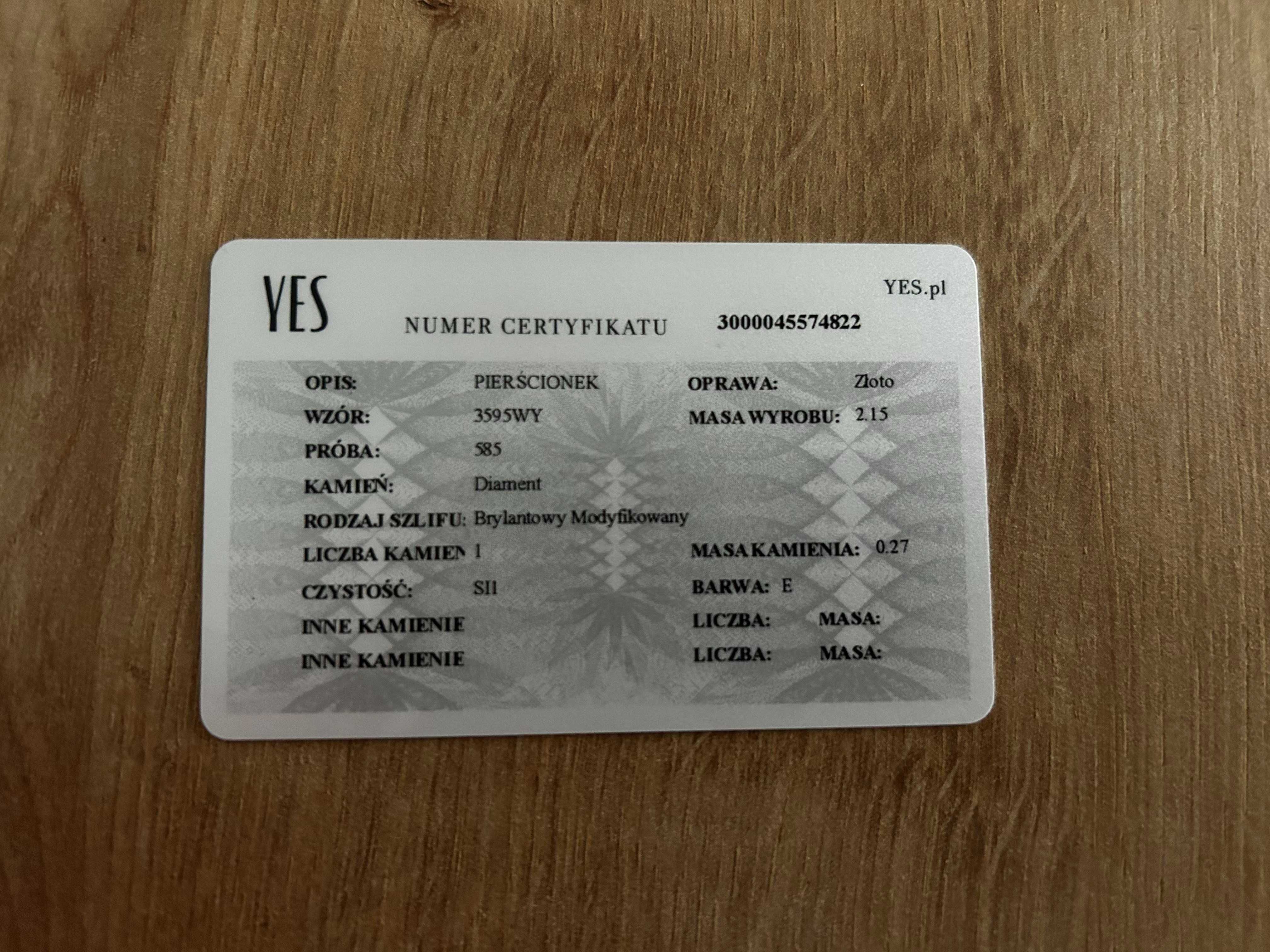 Pierścionek z białego złota z Diamentem Idealnym 0.27 YES Éternel