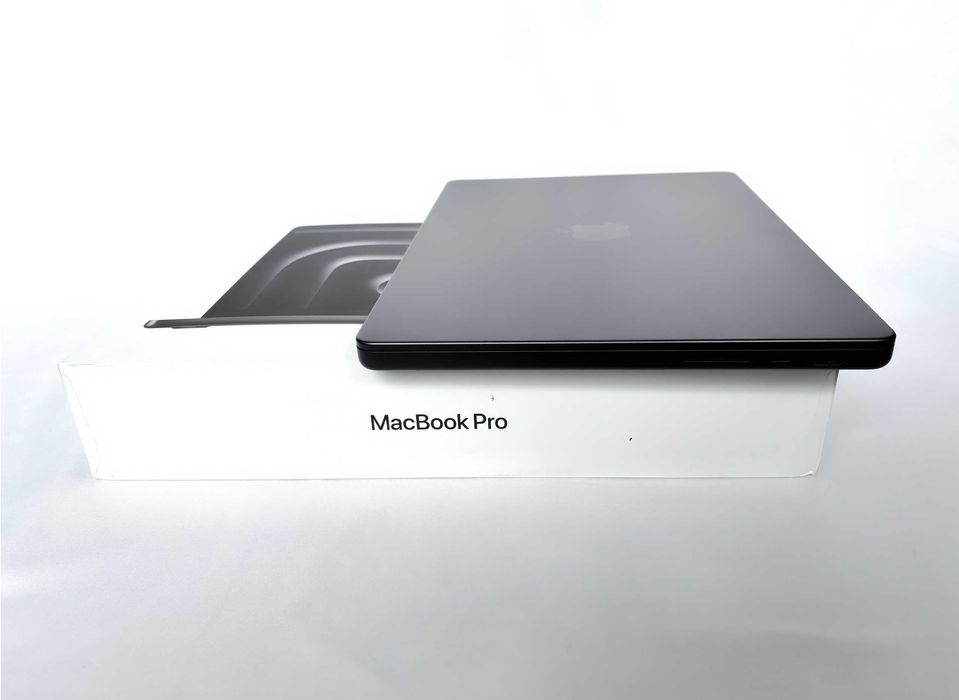 Apple MacBook Pro 2024 14'' M3Pro 18/1024
