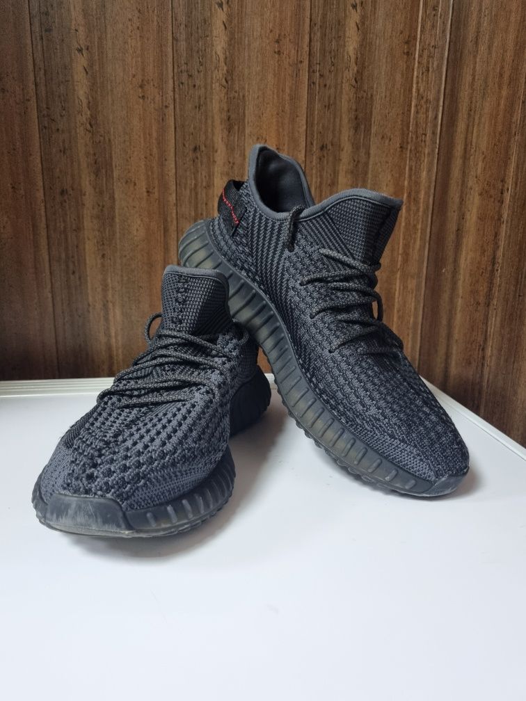 Продам кросівки 42