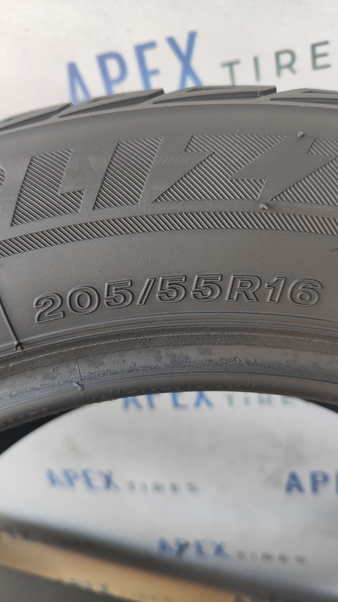 Зимові шини Bridgestone 205/55 R16 205*55 16 Blizzak  lm - 32