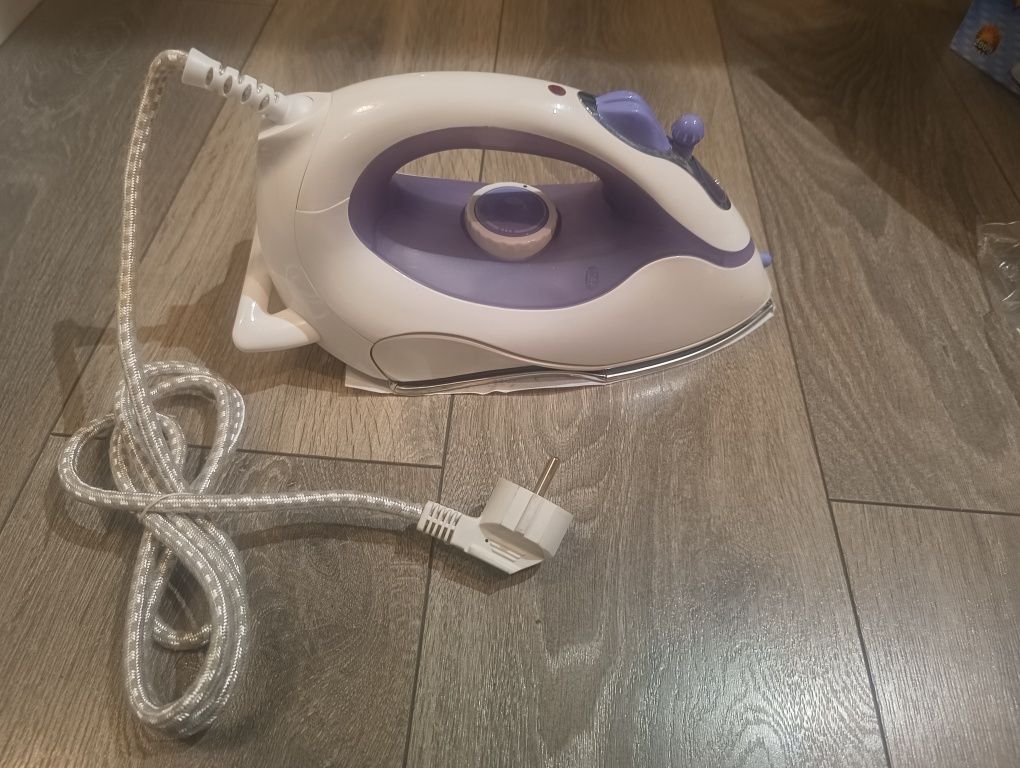 Nowe żelazko Technika TK-1580