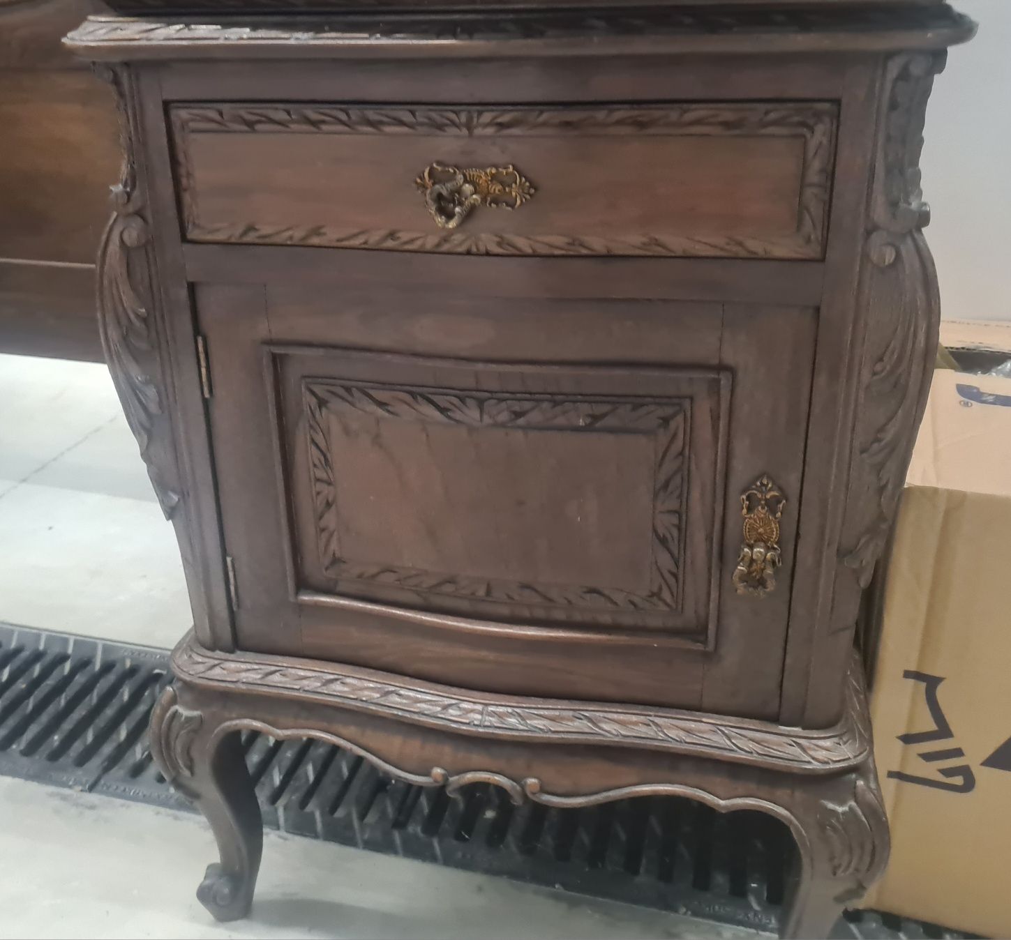 Oferta( colcha) e  Todos as peças 200 € ( com oferta de uma colcha)