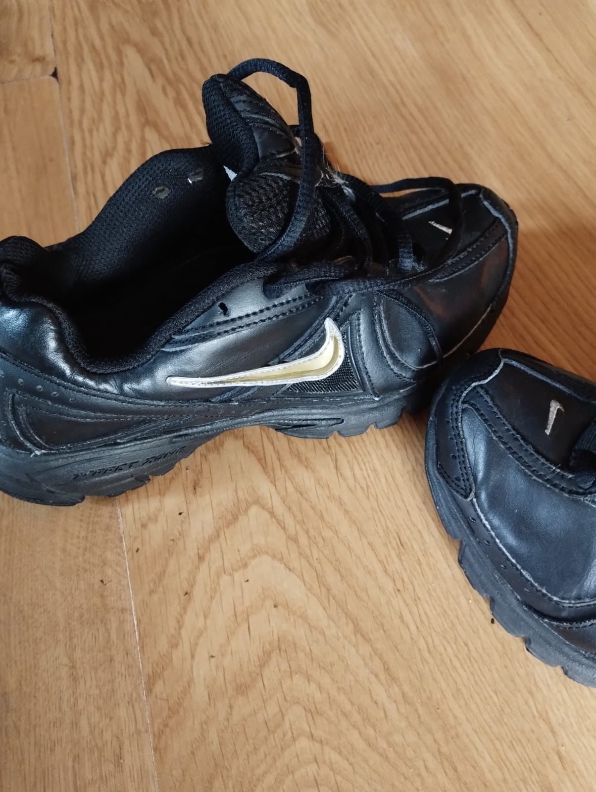 Buty Nike skórzane młodzieżowe