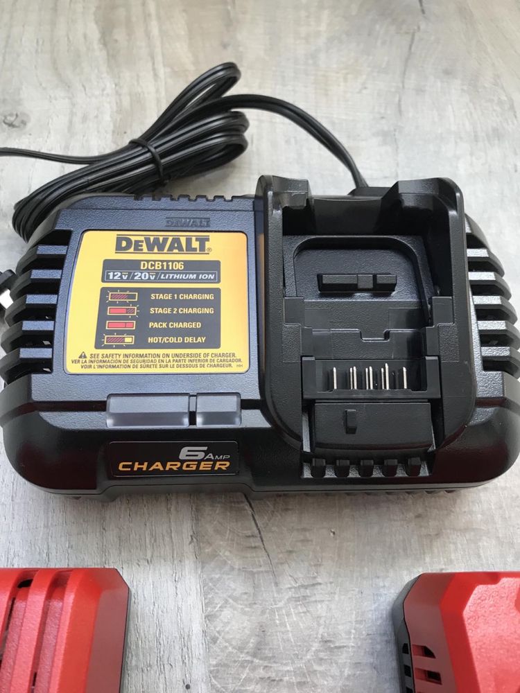 Зарядний пристрій Dewalt Milwaukee