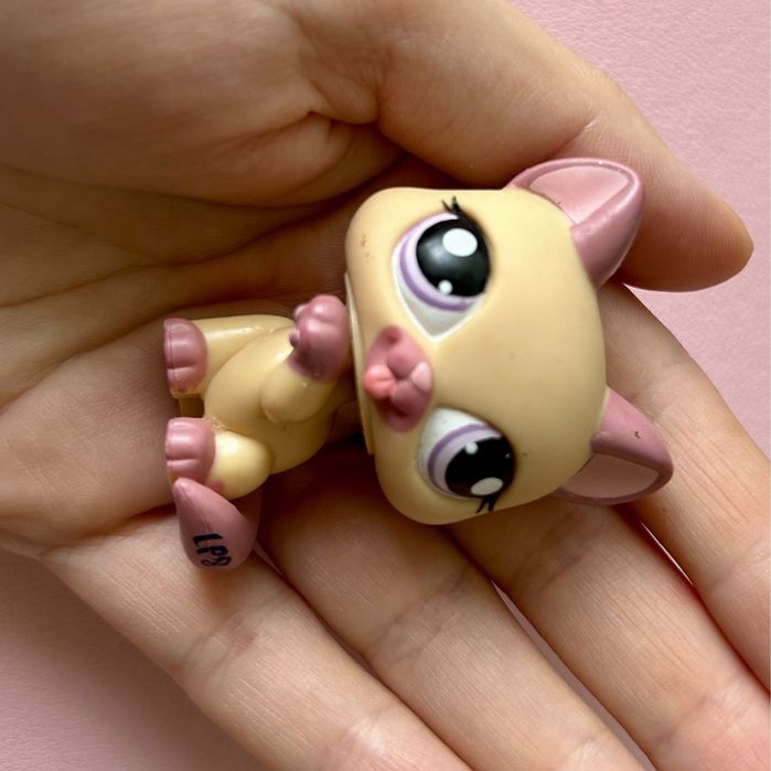 Littlest Pet Shop figurka LPS siedzący kotek z języczkiem Unikat