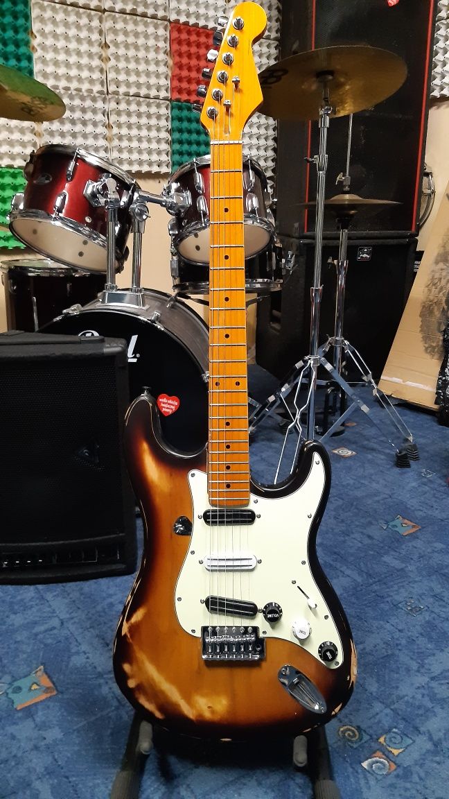 Stratocaster w typie Fender relic składak