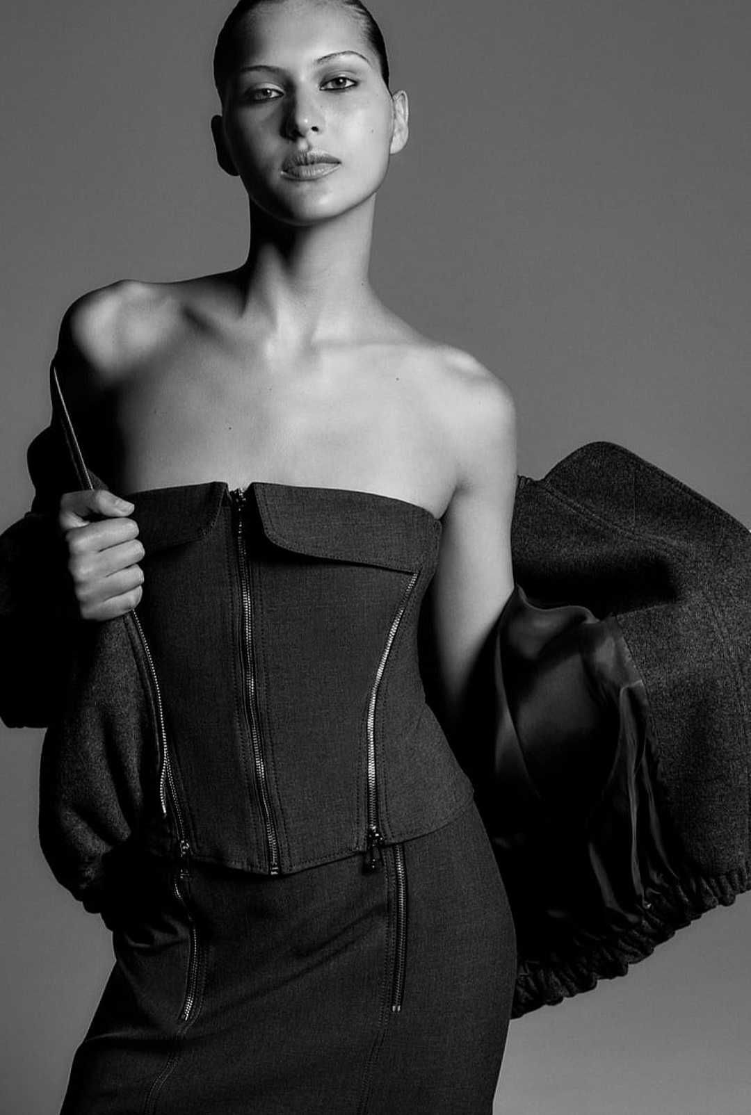 Куртка бомбер L-XL Zara Італія нова колекція трендова весняна жіноча