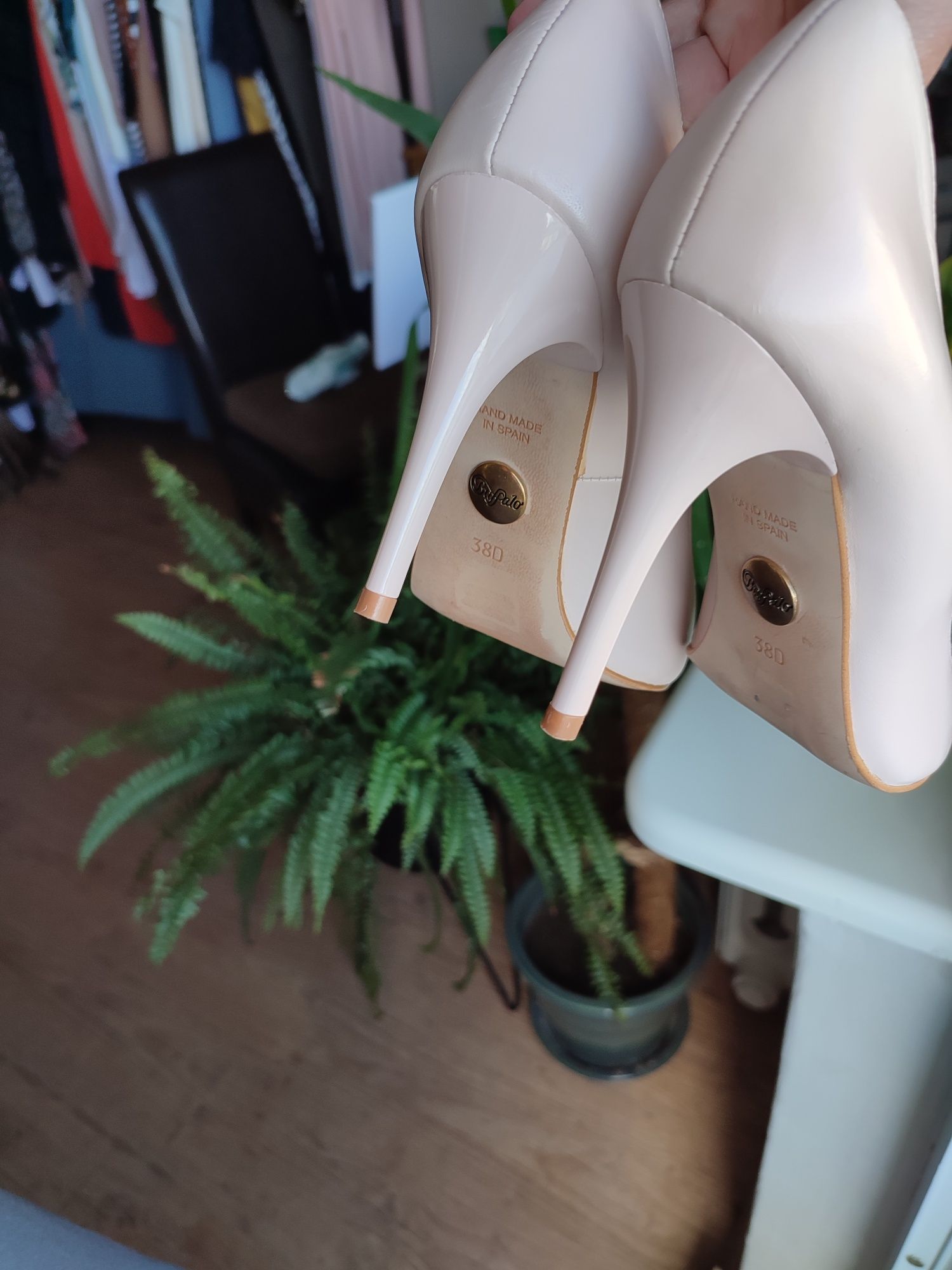Nowe szpilki skóra naturalna skórzane 38 nude ecru róż 10 cm licowa