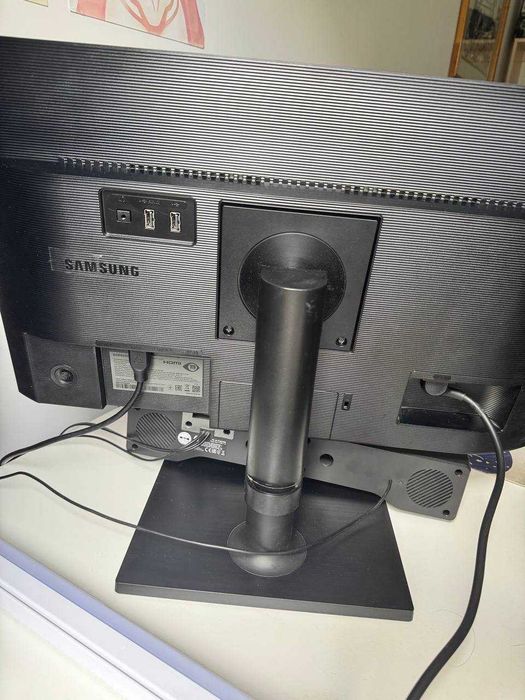 Монітор 24" Samsung LF24T450 75гц