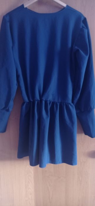 Sukienka elegancka wizytowa z małą wadą