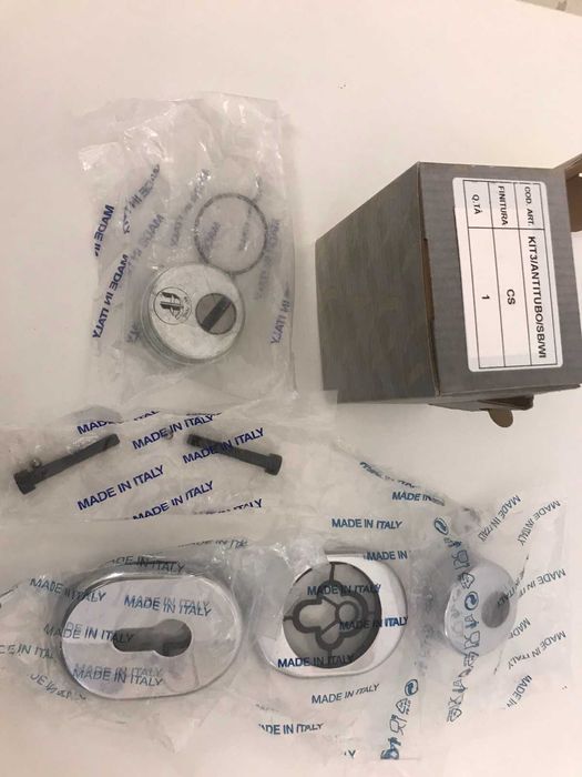 Броненакладка Azzi Fausto KIT3/ANTITUBO/SB/CS нова!