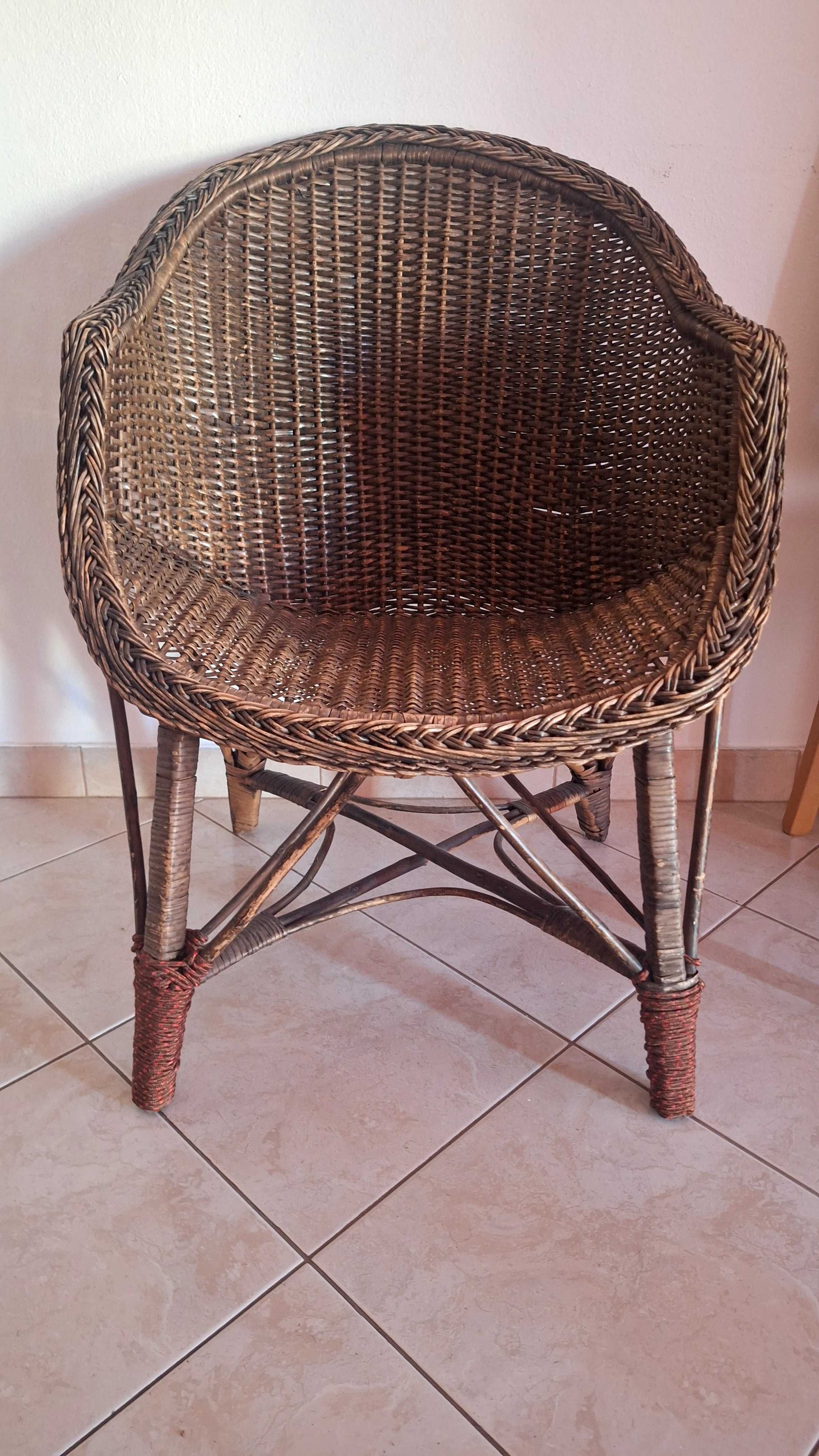 Cadeira artesanal decorativa