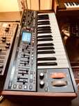 Behringer Deepmind 6