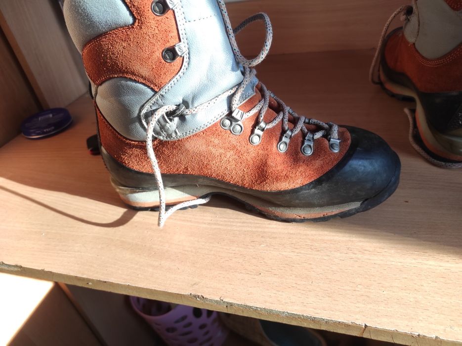 Черевики чоловічі трекінгові непромокаючі альпінізм. Італія. Оригінал
