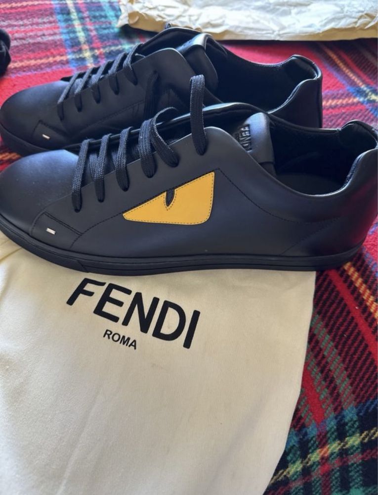 Fendi tenis em couro