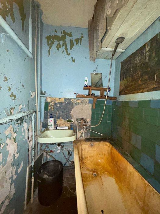 Продаж 2 кімн. квартири- вул. Михайла Грушевського (ДИМИТРОВА)