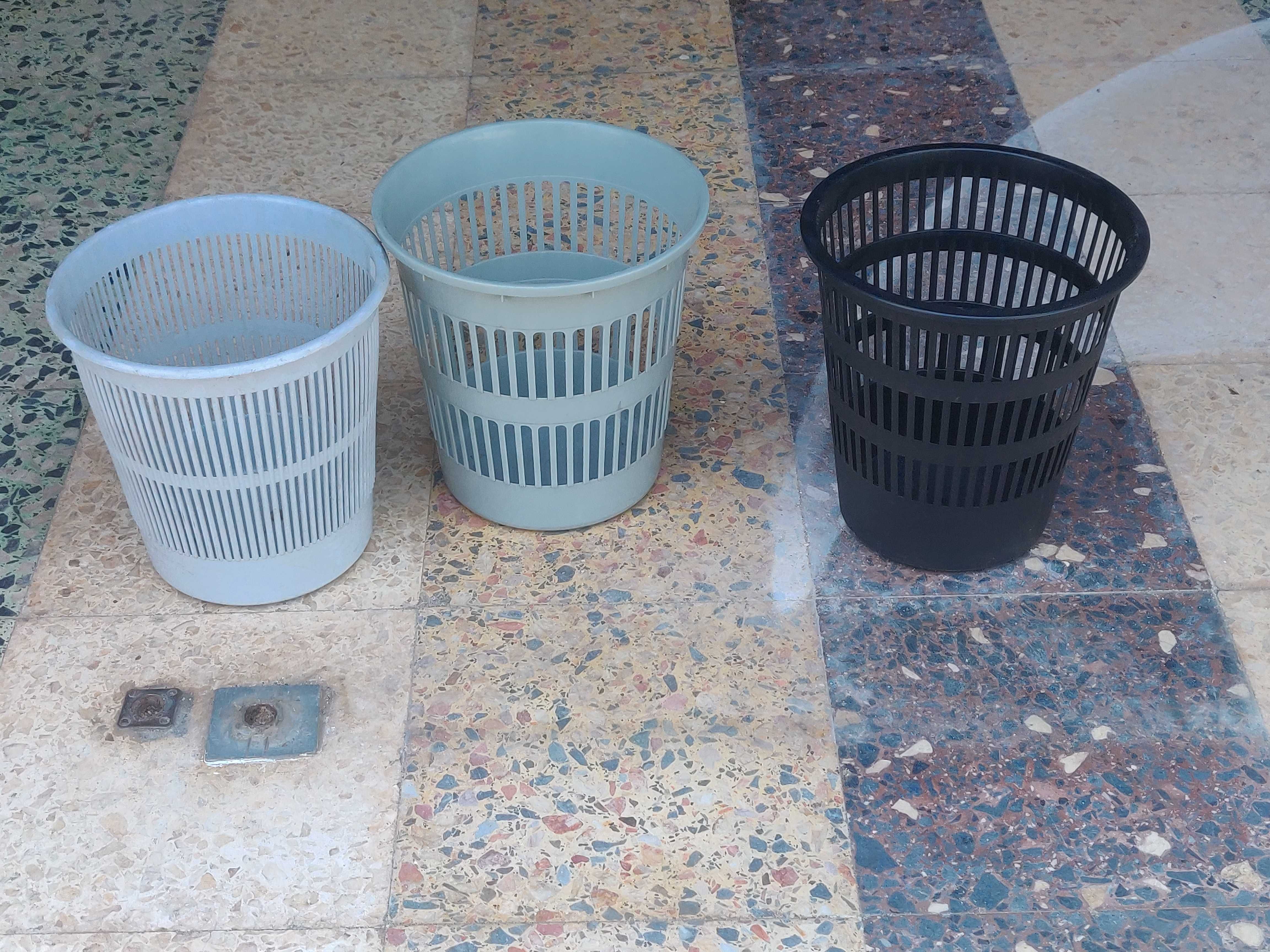 caixote de lixo plastico