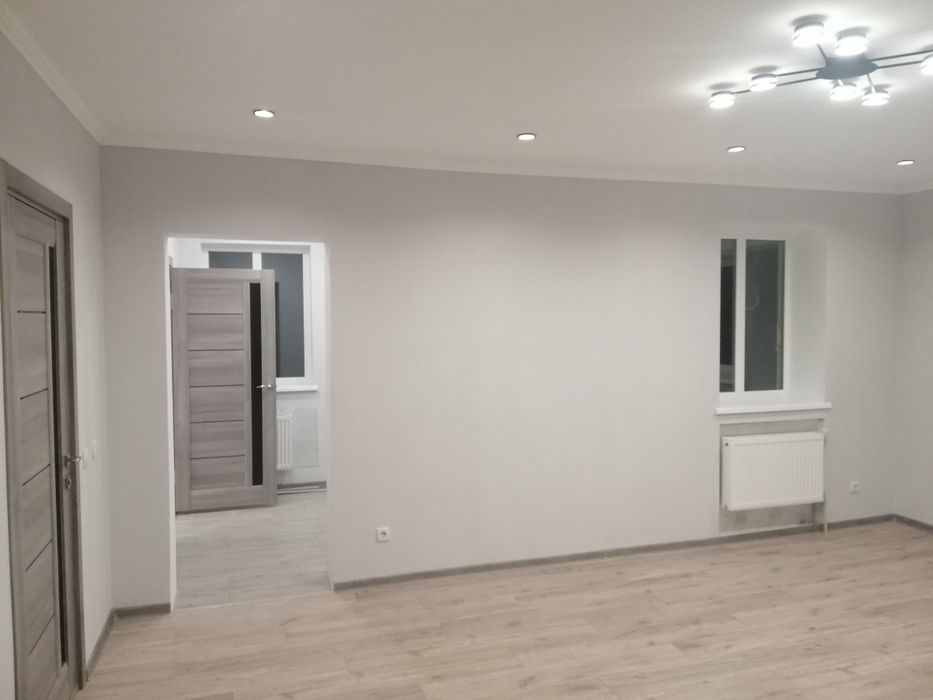 Сучасний комфортний будинок з новим ремонтом  в ЦЕНТРі с. Яснозір'я