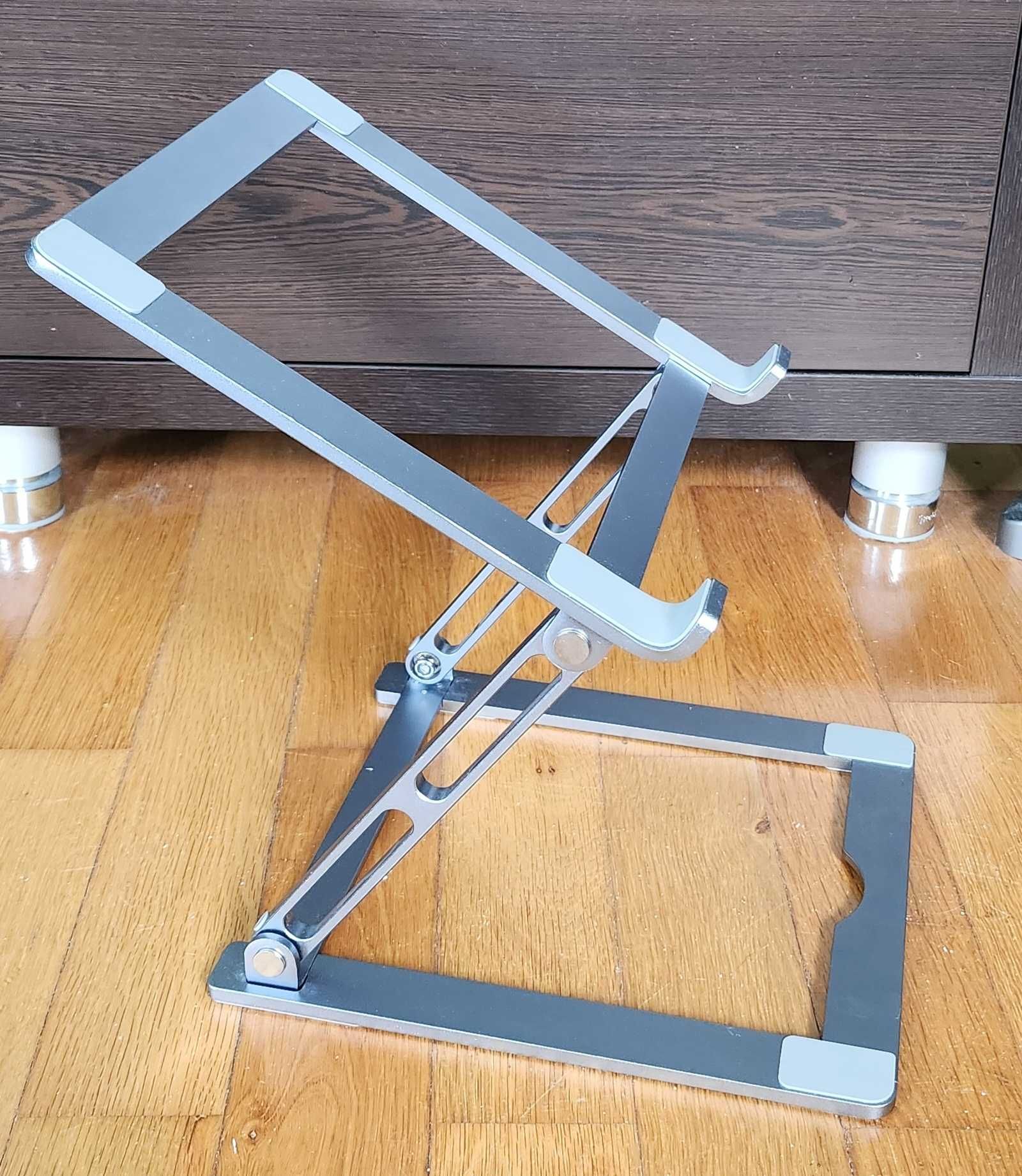 Metalowa podstawka pod laptopa tablet