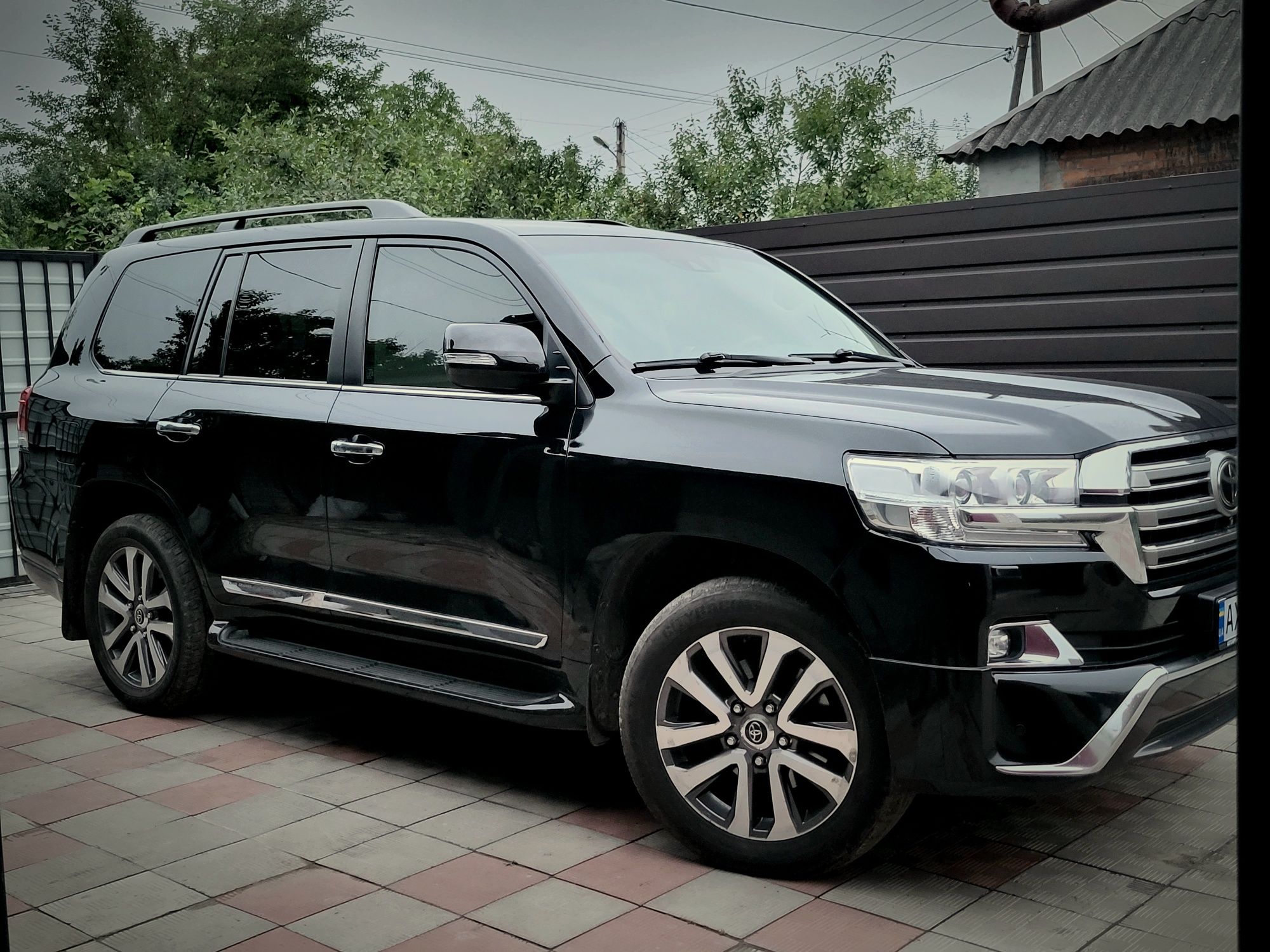 Продам Land Cruiser 200