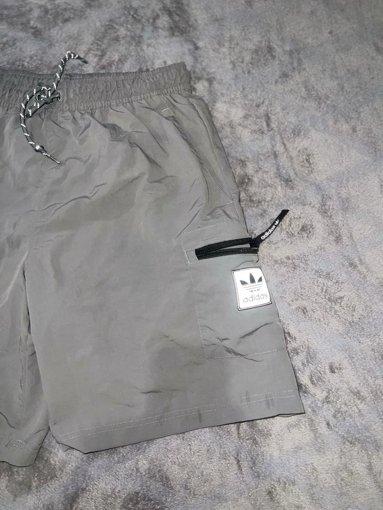 нейлоні шорти adidas