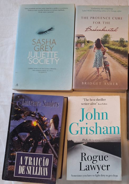 Livros variados.