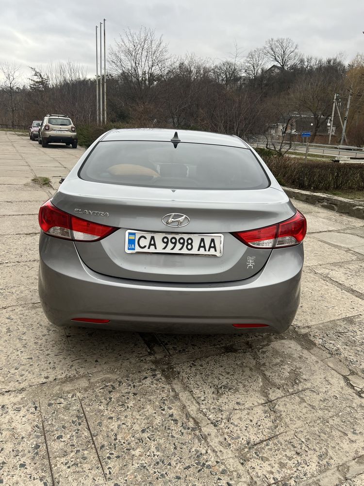 Продам hyundai elantra