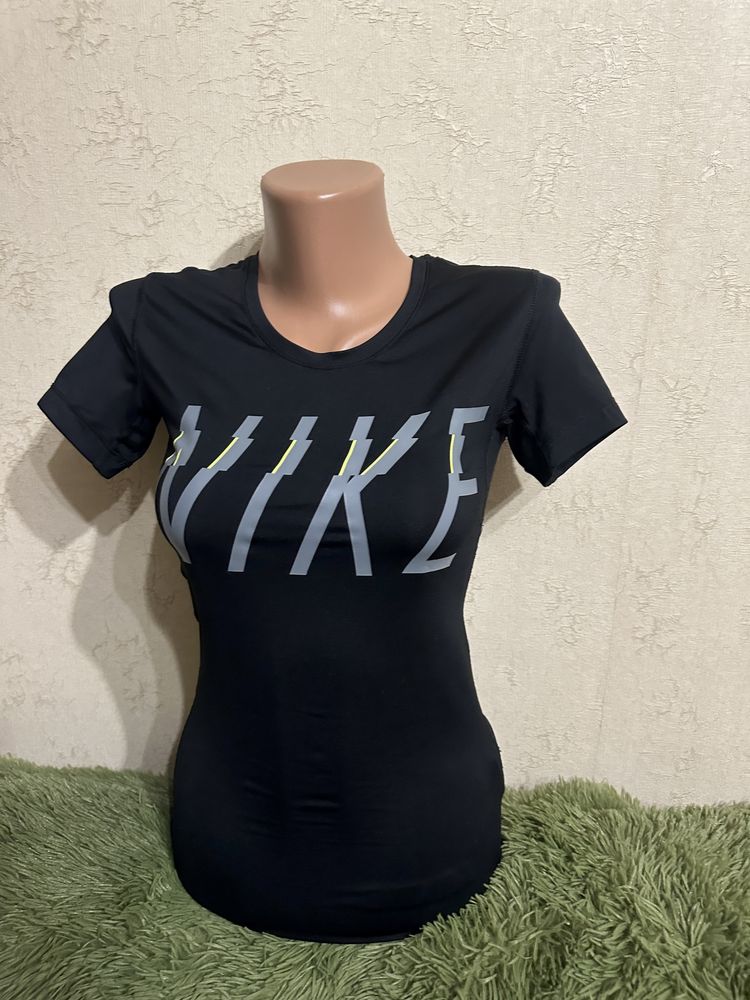 Женская футболка оригинал NIKE