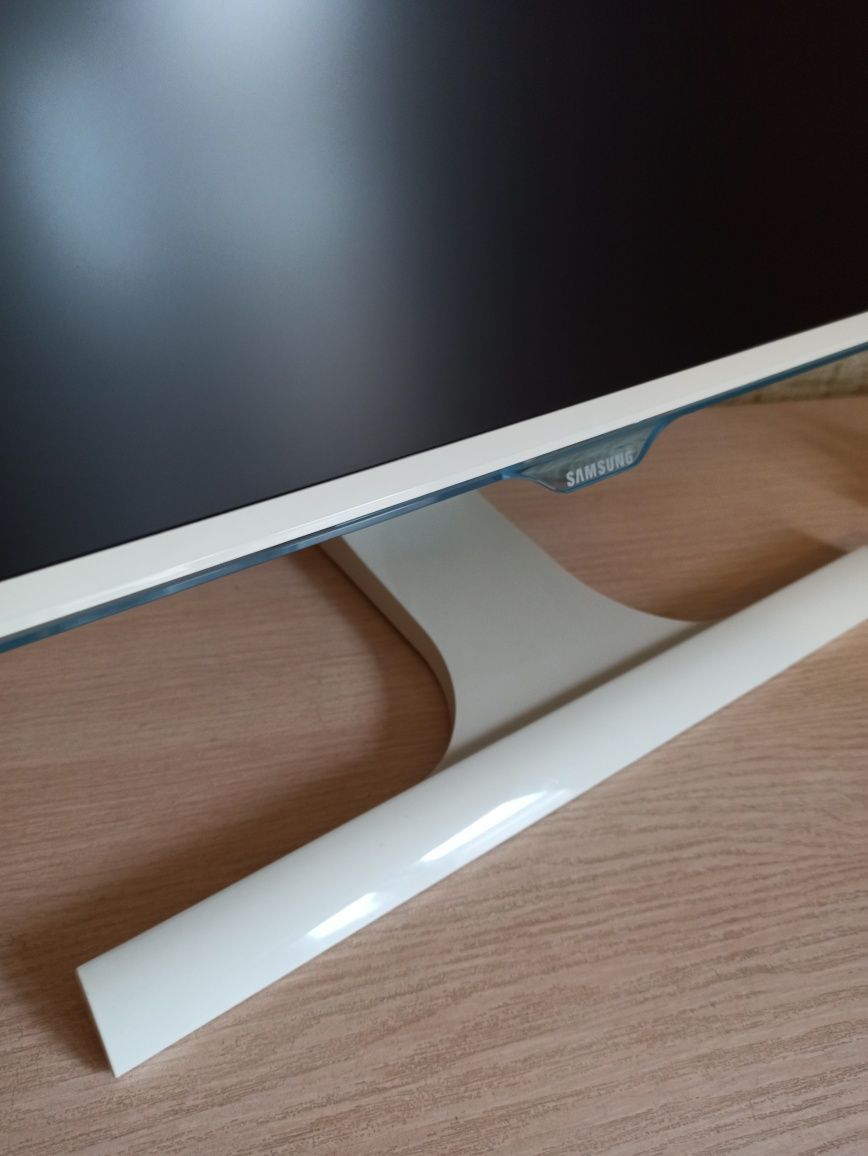 Монитор Samsung S24E391HL (24", HDMI, Full HD, PLS) – Отличное Состоян
