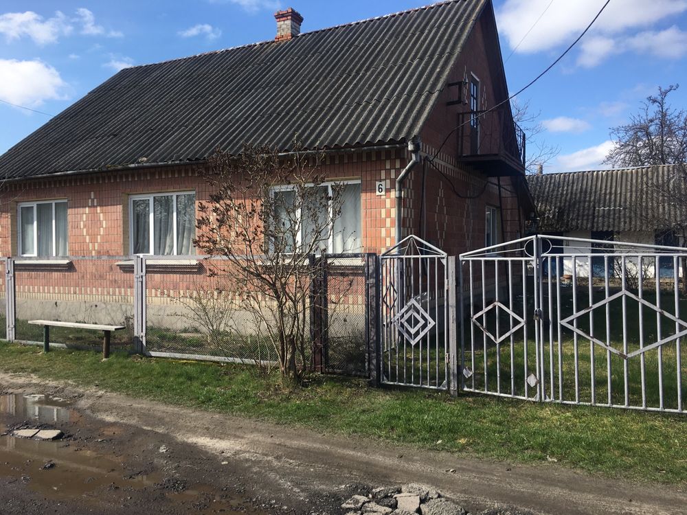 Продам житловий будинок у Володимирці