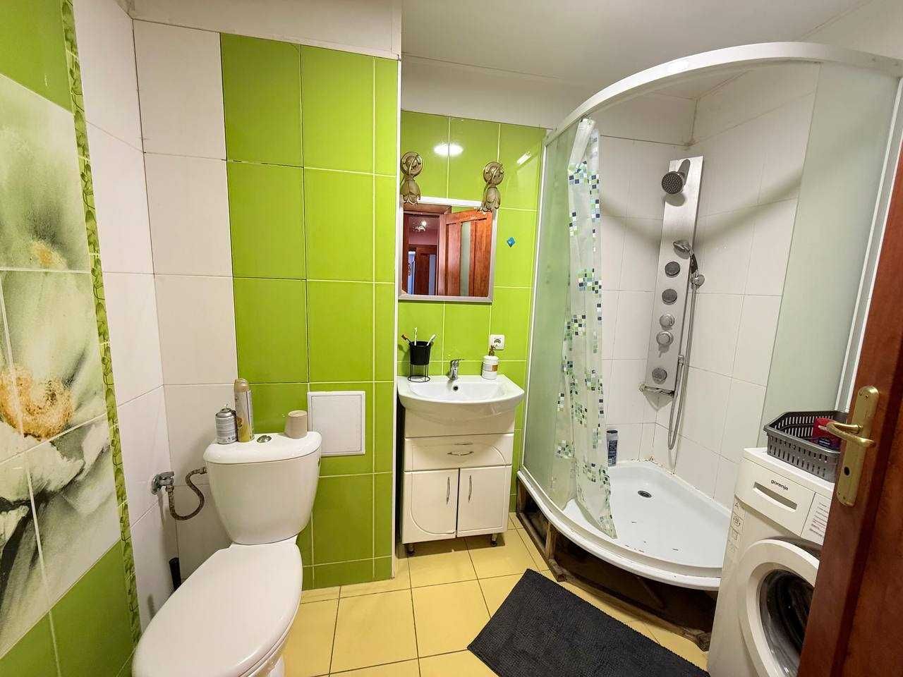 Продаж 3 кім,квартири,вул.Стрийська (кухня-вітальня), 2-й пов.,65м.кв.