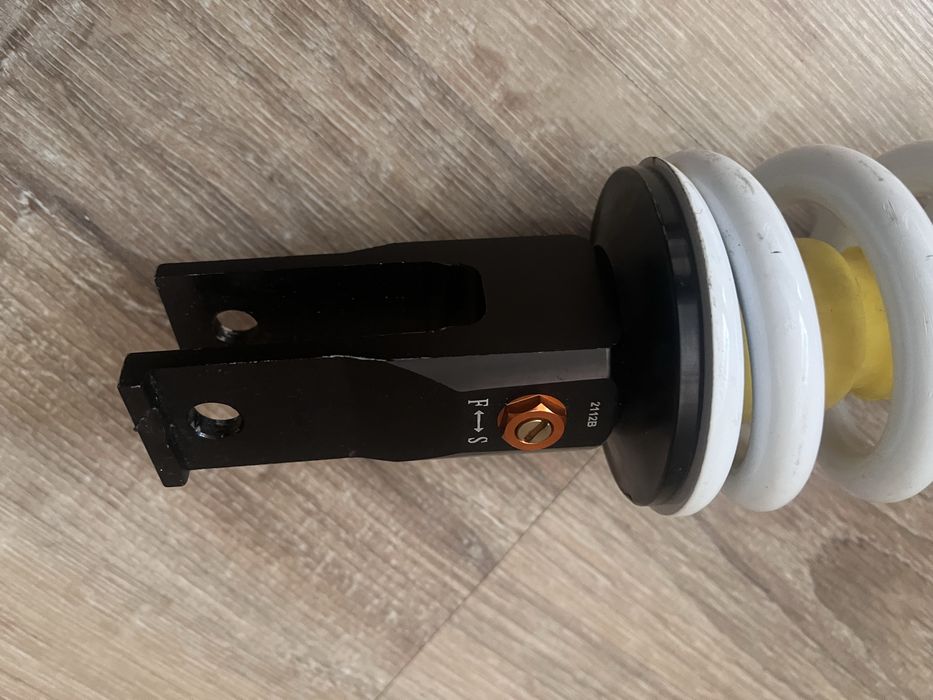 Амортезатор на мотоцикл